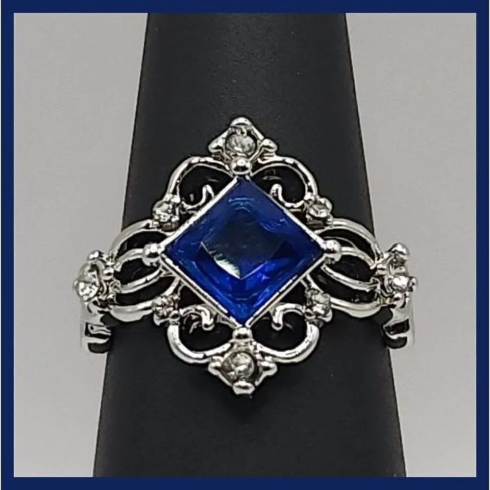2/$15 Vintage-Inspired‎ Blue Crystal Filigree Ring Size 6